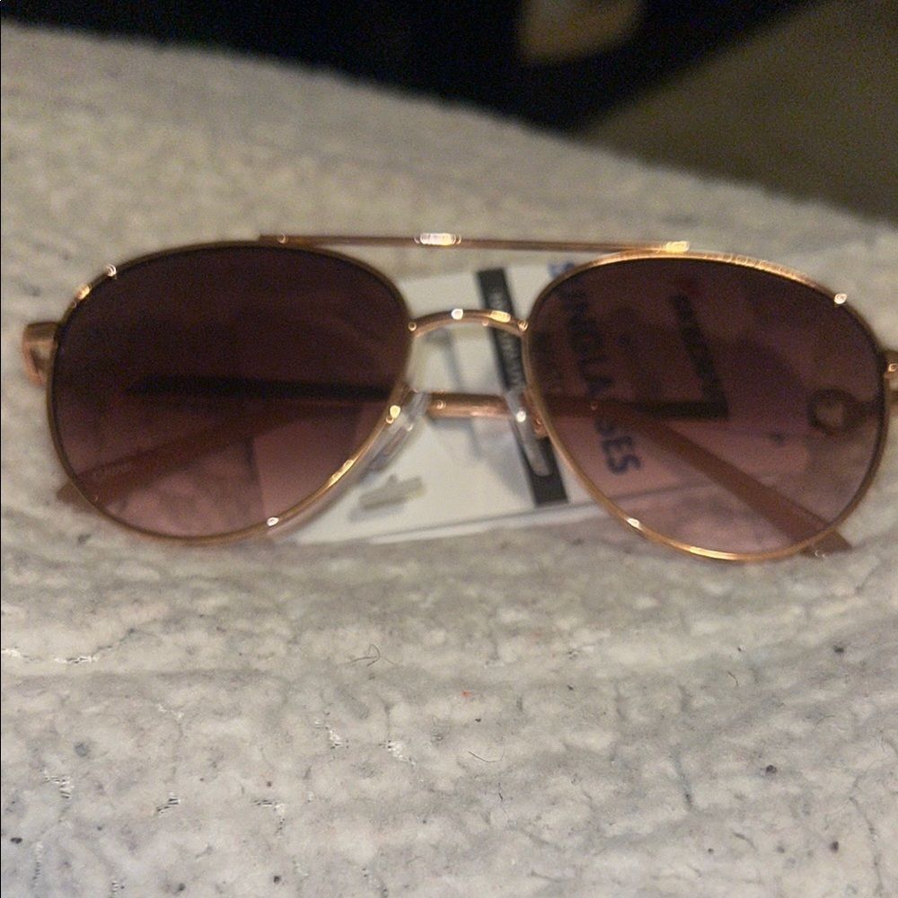 Stylish Gold Aviator type Sunglasses